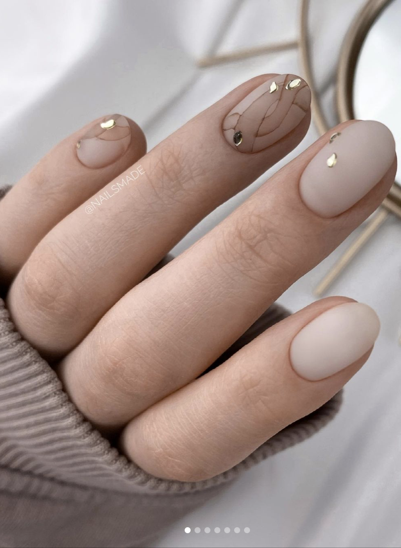 Neutral color nail designs discount